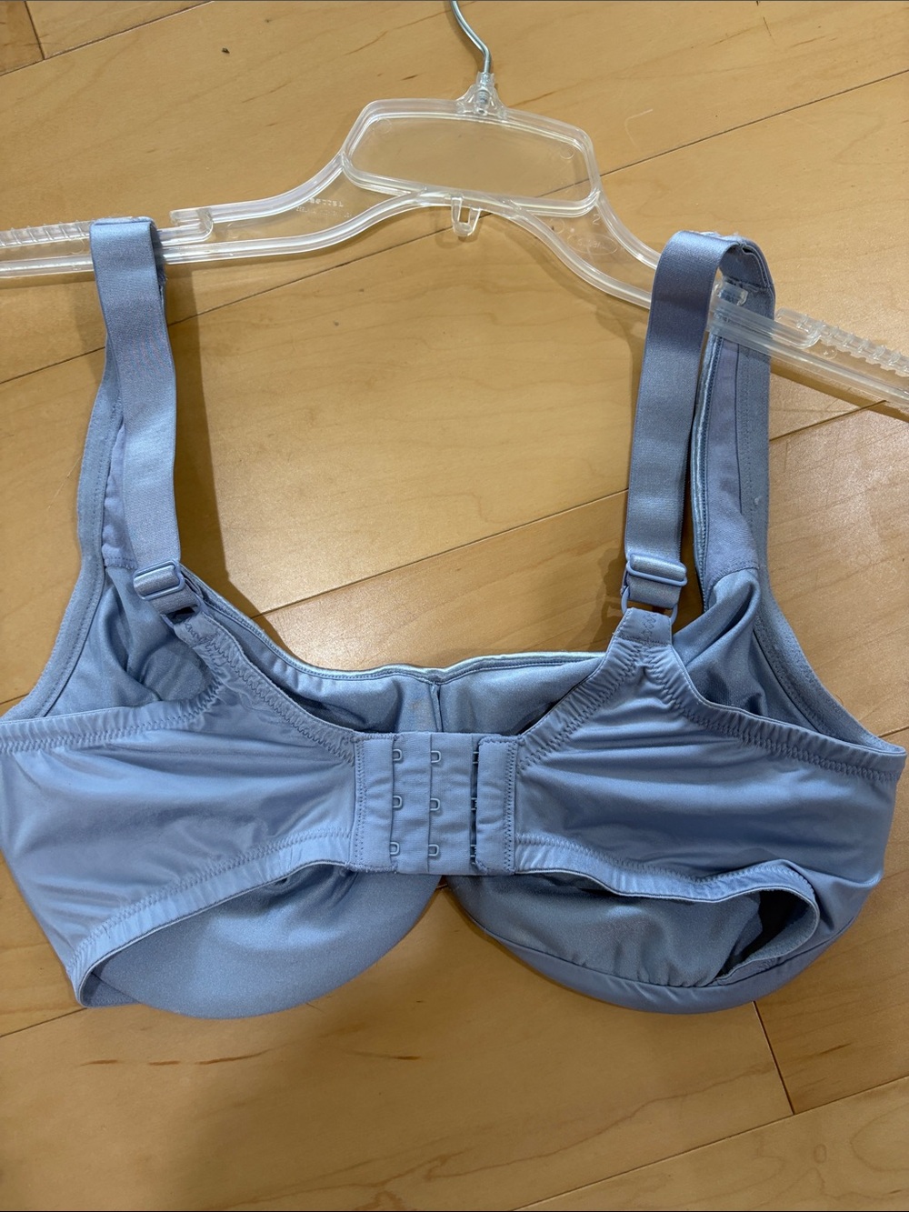 Olga Light Blue Underwire Seamless Support Bra 38DDD
Good used condition - Picture 2 of 3